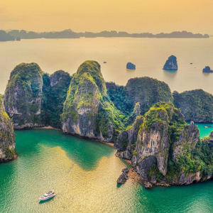 Hanoi to Halong Bay private car- Hanoi Locals