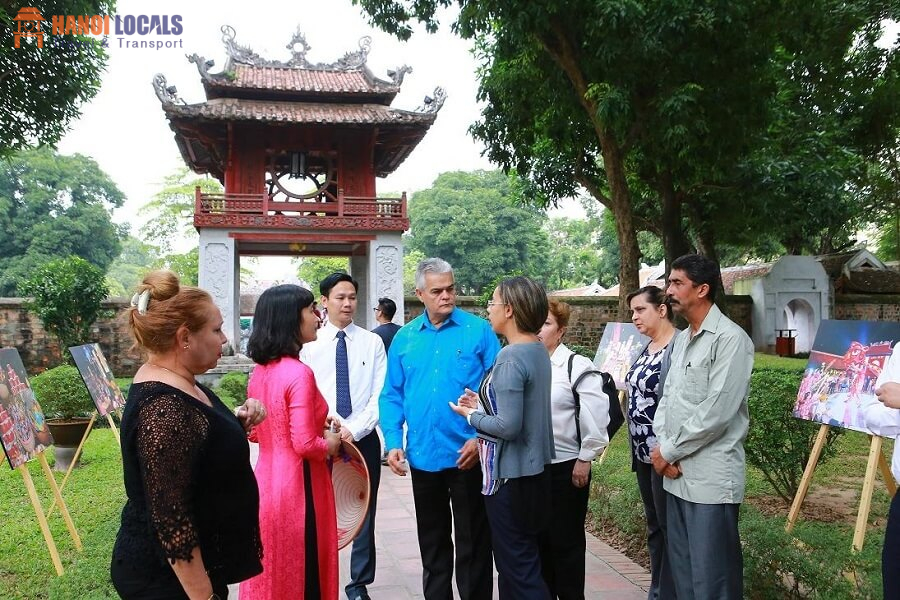 Hanoi Temple Of Literature Vietnam - Hanoi Locals