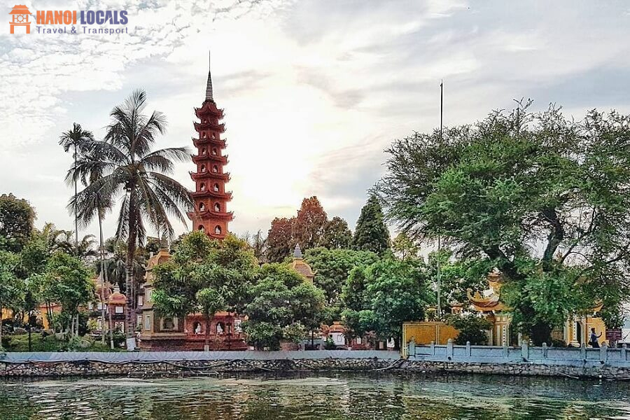 One of the most beautiful pagodas on Earth - Hanoi Locals
