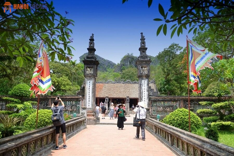 Dinh Tien Hoang Temple - Hanoi Locals Travel