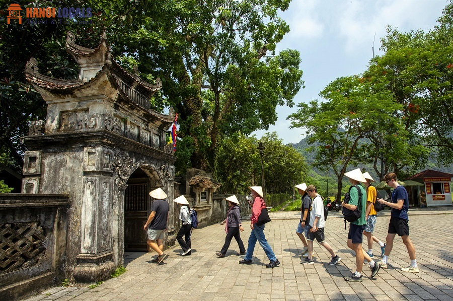 Hoa Lu Ancient Capital - Hanoi Locals Travel