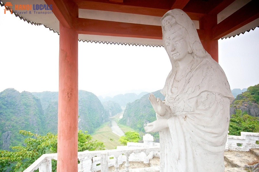Buddha statue in Mua Caves Ninh Binh - Hanoi Locals Travel