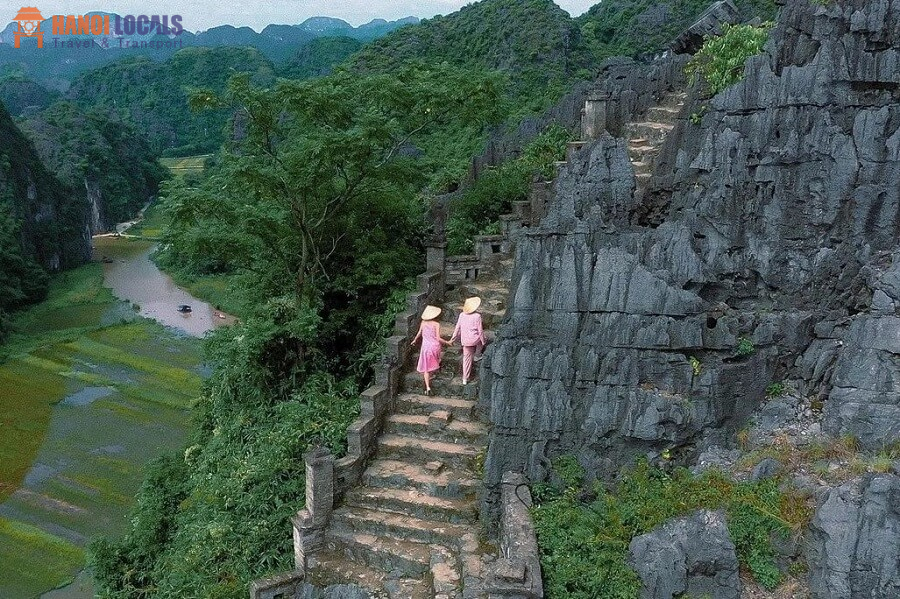 Mua Cave Ninh Binh - Hanoi Locals Travel