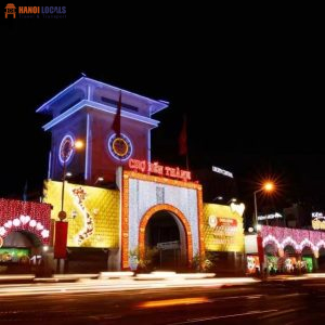 Saigon At Night - Hanoi Locals
