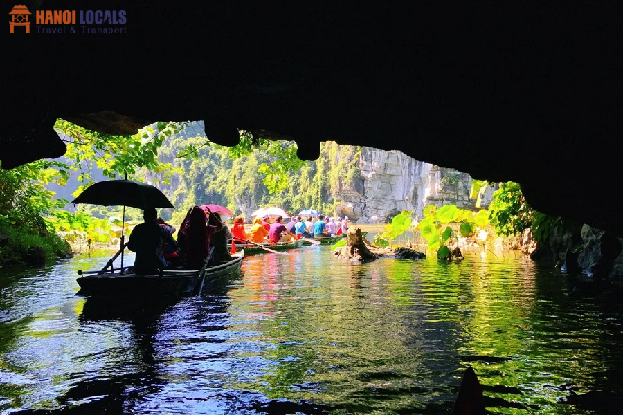 Trang An Grottos - Hanoi Locals Travel