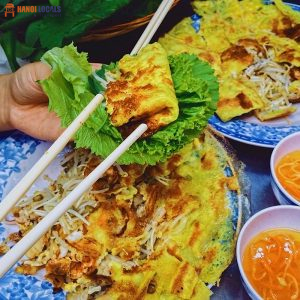 Vietnamese crispy pancake (banh xeo)