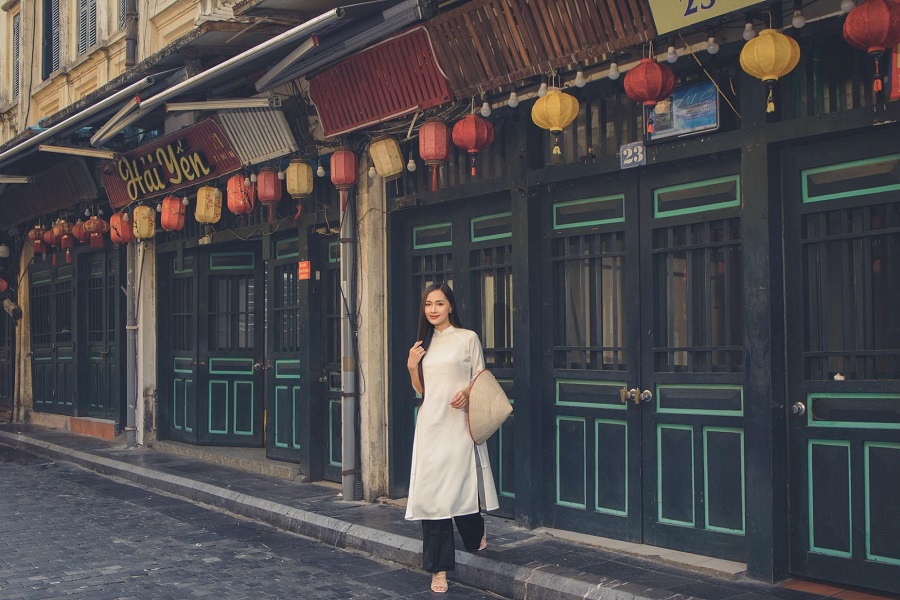 Bia Hoi Corner Ta Hien Architecture Style