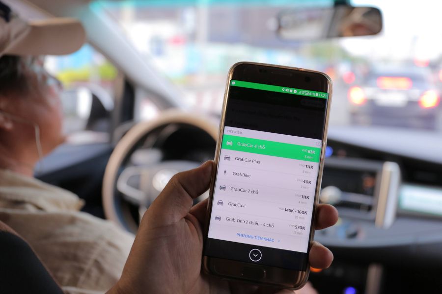 Ride-hailing service from Noi Bai Airport to hotel
