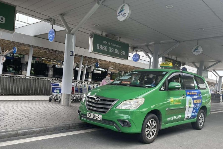 Taxi from Noi Bai Airport to city