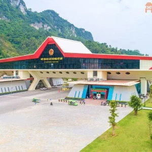 Hanoi To Huu Nghi Border By Private Car Service - Hanoi Locals