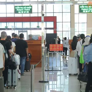 Hanoi To Huu Nghi Border By Private Car - Hanoi Locals